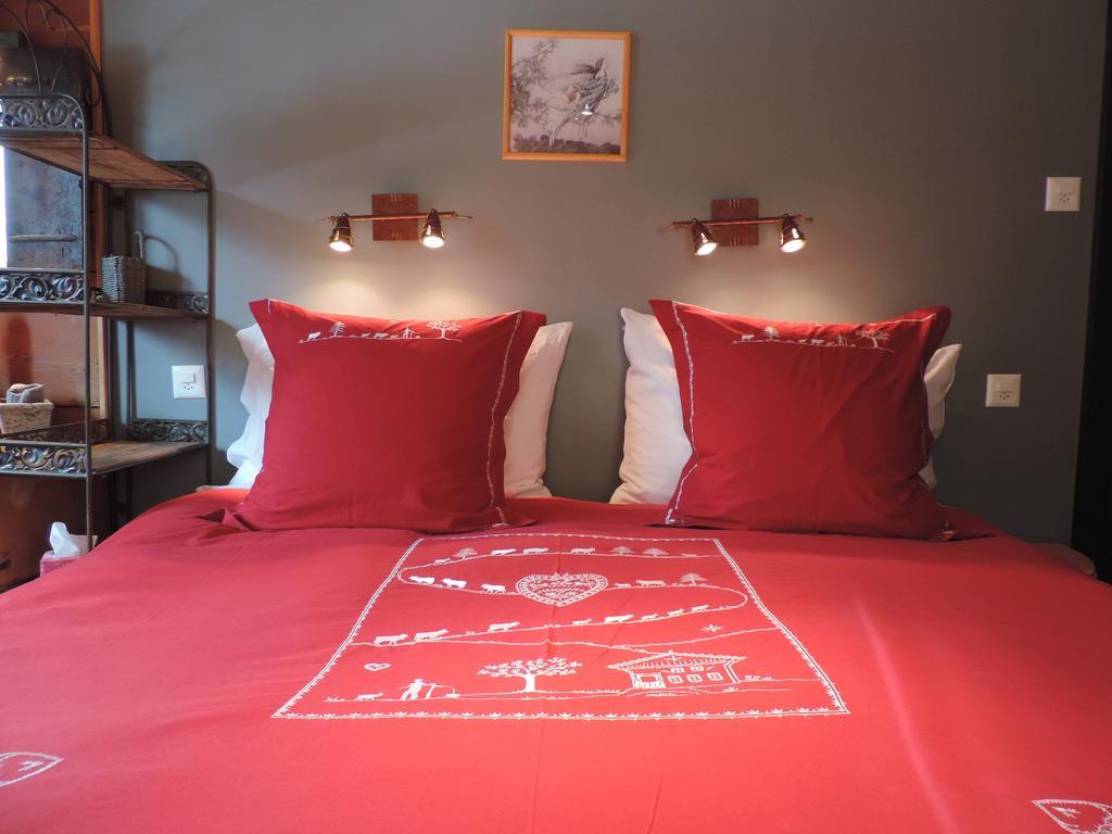 La Demeure Des Elfes Bed & Breakfast Albinen Room photo