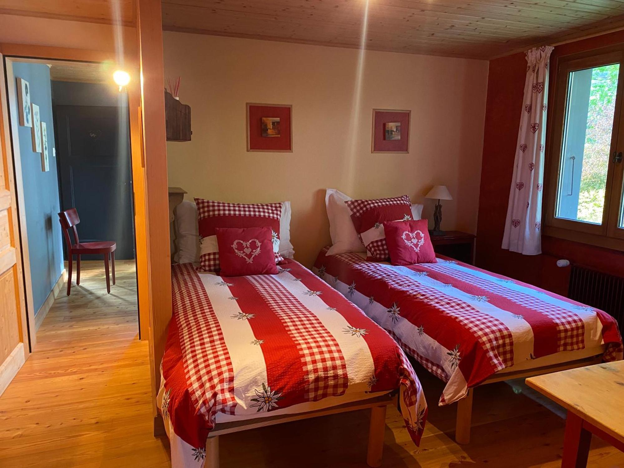 La Demeure Des Elfes Bed & Breakfast Albinen Exterior photo